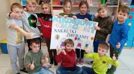Dzieci pomagają dzieciom. Uczniowie białostockiej SSP nr 11 w „Zakręconej akcji”