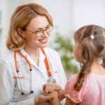 Kiedy trzeba podać dziecku antybiotyk?